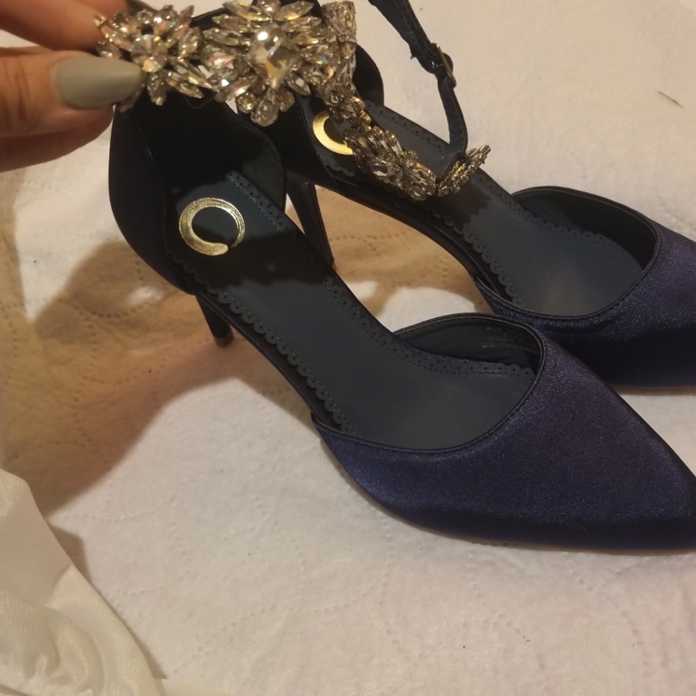 Journey Collection Womens Loxley Pump Shoes Blue Stiletto Rhinestone Size 9